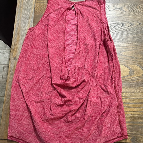 Lululemon Women Tank Top. Size 6 - Picture 1 of 2